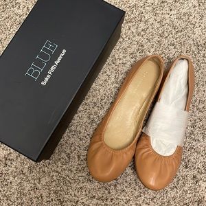 Blue by Saks 5th Avenue Tan Flats size 7.5 brand new in box